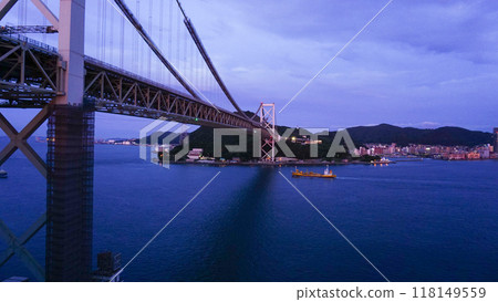 Kanmon Strait of dusk 118149559