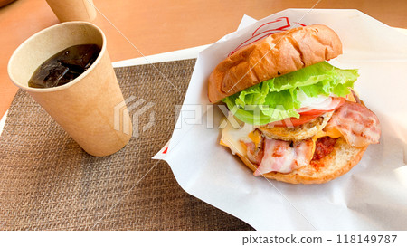 "Sasebo Burger" - a gourmet food from Sasebo City, Nagasaki Prefecture "Sasebo Burger" - a gourmet food from Sasebo City, Nagasaki Prefecture 118149787