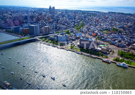 Toki Messe: View of the cityscape in the direction of NEXT21 and the Sea of Japan from the Befco Bakauke Observation Room 118150865