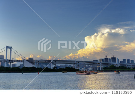 Summer evening view of Tokyo Bay 118153590