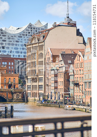 Alsterfleet in Hamburg with view on the Elbphilharmonie Alsterfleet in Hamburg with view on the Elbphilharmonie 118154731