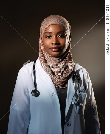 Portrait of a Woman Doctor in Lab Coat 118154811