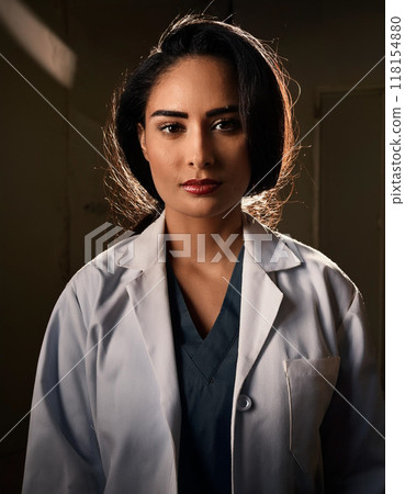 Portrait of a Woman Doctor in Lab Coat 118154880