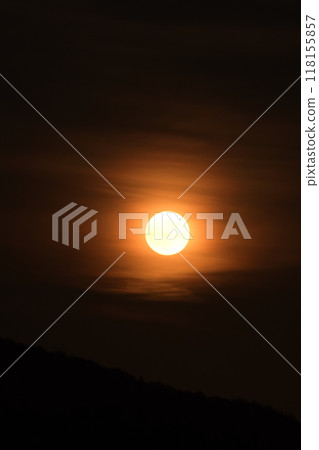 北斗市白州町，初升的夏日月亮 118155857