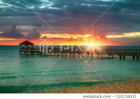 Tropical carribbean beach 118156021