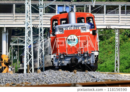 A push-pull train heads to Minamiaizu in early autumn... DL Daiki "Minamiaizu" A push-pull train heads to Minamiaizu in early autumn... DL Daiki "Minamiaizu" 118156590