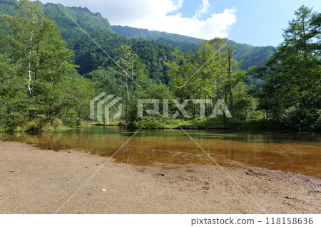 北阿爾卑斯山和上高地的田代池 118158636