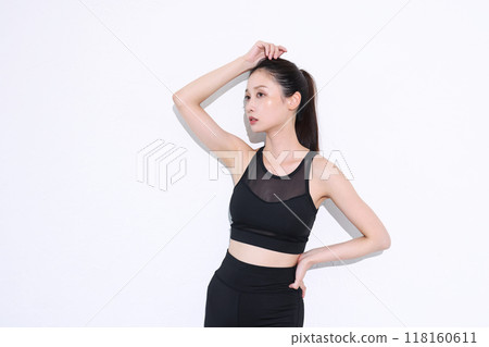運動裝的女性 運動裝的女性 118160611