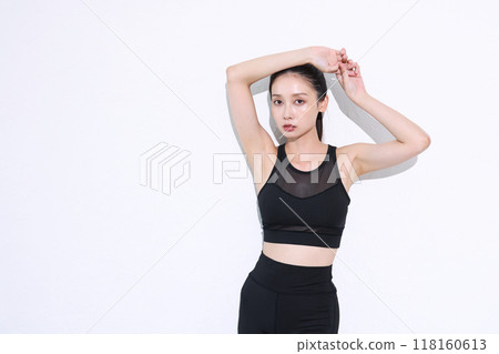 運動裝的女性 118160613