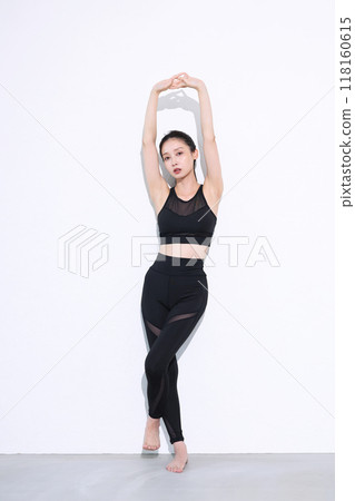 Women of sportswear 118160615