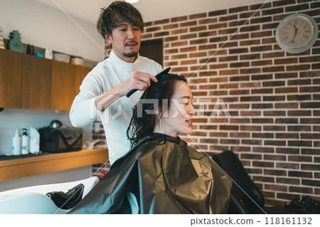 shampoo, beautician, beauty artist 118161132