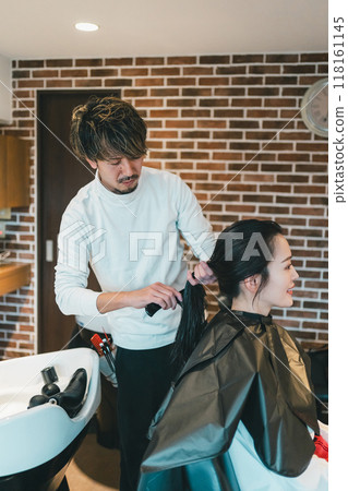 shampoo, beautician, beauty artist 118161145