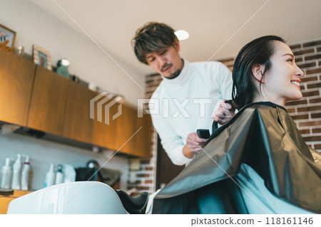shampoo, beautician, beauty artist 118161146