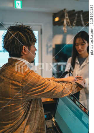 髮廊 女生 女孩 118161185