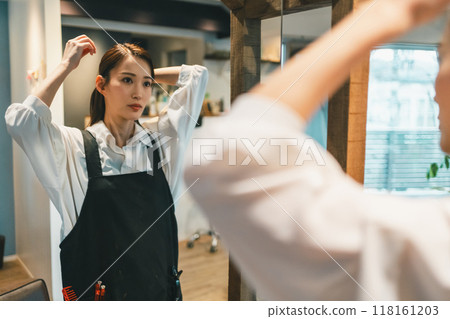 理髮師 美髮師 美女藝術家 118161203