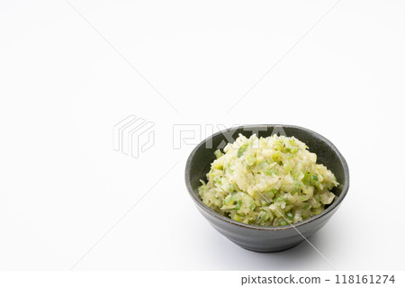 Green onion and salt sauce in a bowl 118161274