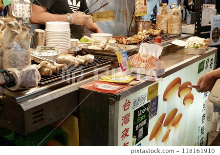 Taiwan night market/food stall image Taiwan night market/food stall image 118161910