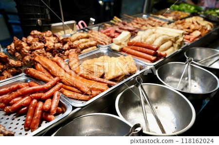 Taiwan night market/food stall image 118162024