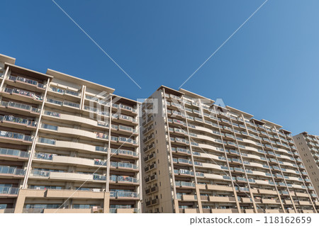 Mansion in the blue sky 118162659