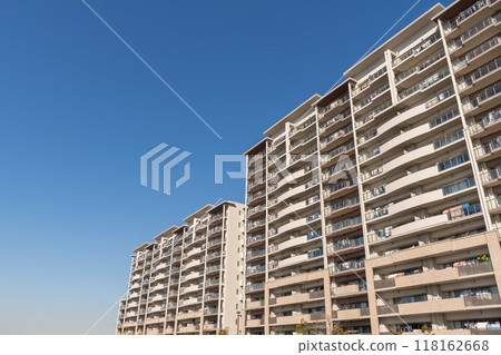 Mansion in the blue sky 118162668