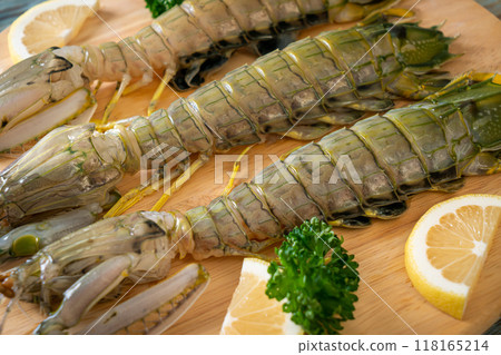 fresh mantis shrimp with lemon 118165214