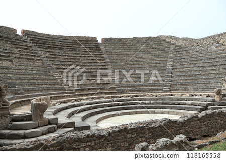 Pompeii ruins 118165558