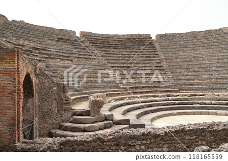 Pompeii ruins 118165559