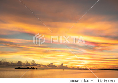 Beautiful sunset sky and sea Beautiful sunset sky and sea 118165864