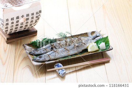 鹽烤秋刀魚 118166431