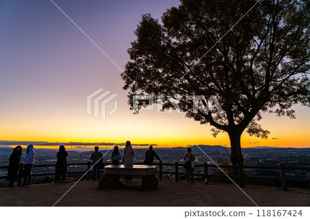 [Nara Prefecture] A beautiful evening view from the summit of Mount Wakakusa 118167424