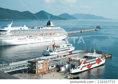 Asuka II entering Takamatsu Port (photographed in August 2024) 118167713