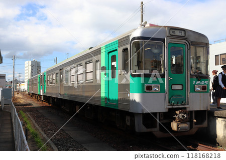 Naruto Line 1200 series train arriving at Naruto Station (Tokushima ⇔ Naruto) 118168218