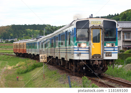 Old diesel cars (Kiha 38 + Kiha 30) that ran on the Kururi Line Old diesel cars (Kiha 38 + Kiha 30) that ran on the Kururi Line 118169100