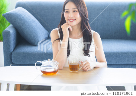 Female tea time Female tea time 118171961