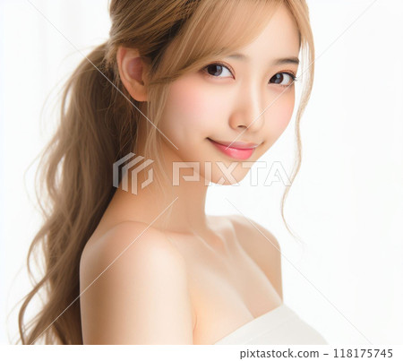 白色抹胸的美麗女人 118175745