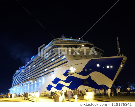 靜岡郡日出碼頭皇家公主四月號 靜岡郡日出碼頭皇家公主四月號 118176541