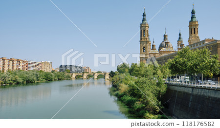 Ebro River and Basilica of Our Lady of the Pillar 118176582
