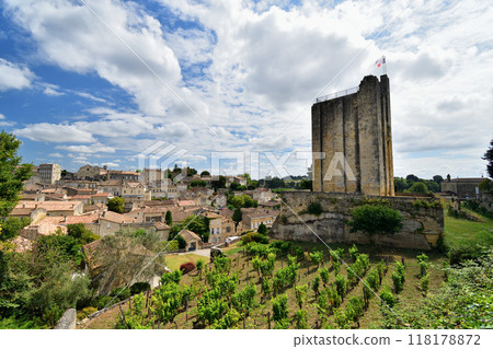 Bordeaux, France. The King's Tower in Saint-Emilion, August 15, 2024. 118178872
