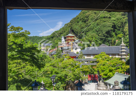 從奈良朝砂寺大殿眺望 從奈良朝砂寺大殿眺望 118179175