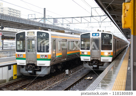Kozoji Station 2, where JR Central's 211 series 5000 series trains stop Kozoji Station 2, where JR Central's 211 series 5000 series trains stop 118180889