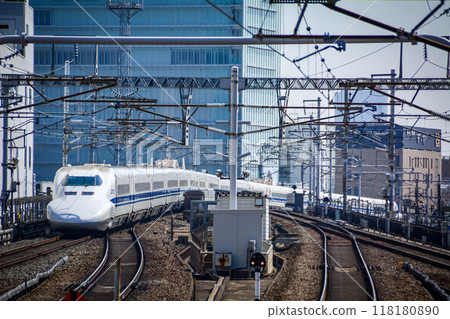 Shinkansen 700 series train travelling on the elevated section 118180890