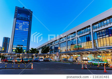 福島縣郡山市郡山站西口旋轉台（夜景） 118181481