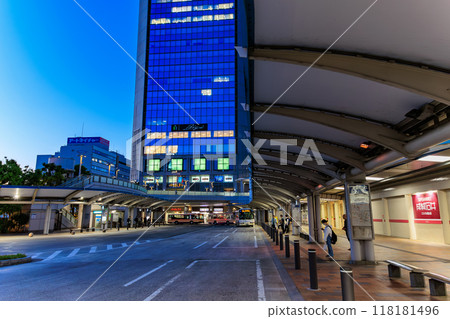 福島縣郡山市郡山站西口大眼和巴士站(夜景) 福島縣郡山市郡山站西口大眼和巴士站(夜景) 118181496