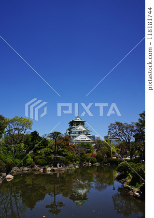 Spring scenery of Osaka Castle Spring scenery of Osaka Castle 118181744