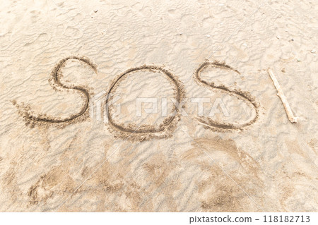 寫在海灘上的 SOS 信 118182713