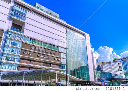 日本橫濱市容 已是九月，但炎熱天氣仍在持續。橫濱站、橫濱高島屋、積雨雲等景觀=第9 118183141