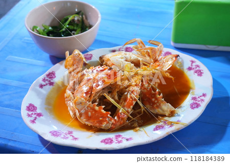 vietnam hanoi street food seafood vietnam hanoi street food seafood 118184389