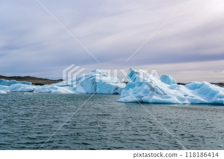 Pristine Icebergs of Jokulsarlon Glacial Lagoon, Iceland. 118186414