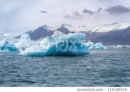 Pristine Icebergs of Jokulsarlon Glacial Lagoon, Iceland. 118186418