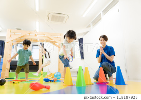 Indoor nursery school image_therapeutic education_development support 118187923